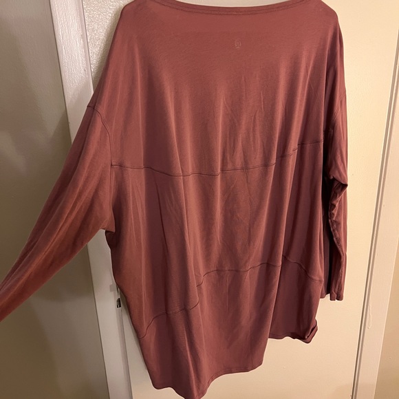 Lululemon oversized long sleeve shirt - Picture 3 of 4